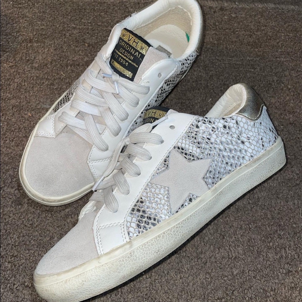 Vintage Havana sneakers!!